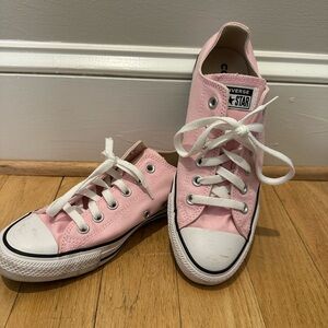 Women’s pink converse size 9
